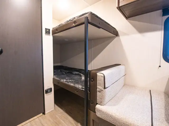 2026 Avenger 16BHX in Travel Trailers & Campers in Edmonton - Image 16