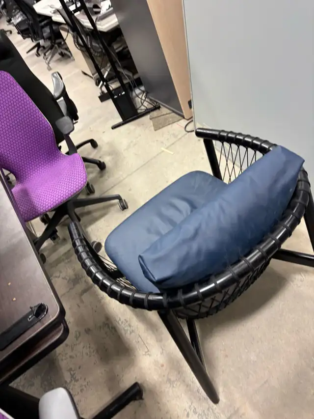 Herman Miller Crosshutch Chair-Excellent Condition-Call us now!62863276714627122