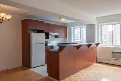 750 square foot one-bedroom apartment near Peel - ID 1653