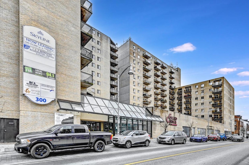 Grand Central Place Apartments - 2 bed 1 bath - 330 Talbot Apart 2
