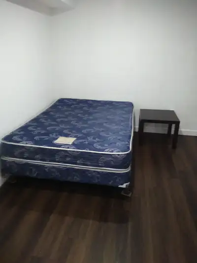 Room For Rent(Mississauga)Job Required