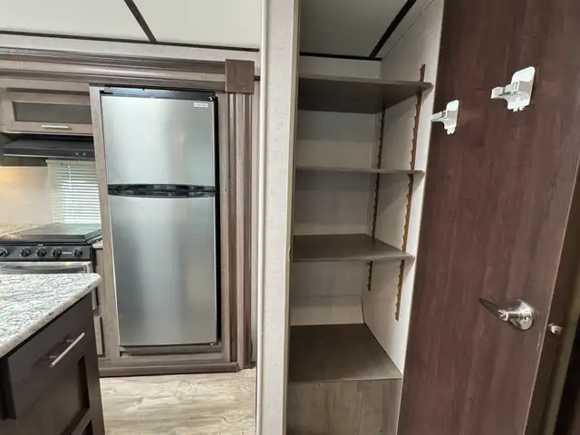 2019 Forest River SURVEYOR 285 IKLE in Travel Trailers & Campers in St. Albert - Image 21