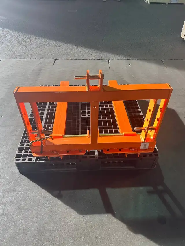 New Compact Tractor Pallet Fork Attachment 3PLF700 in Heavy Equipment Parts & Accessories in Winnipeg - Image 4