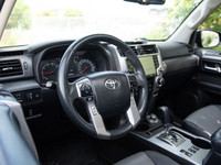 4x4, 4.0L V6, 3-Row, TRD Wheels, Sunroof, Heated Leather Seats, Backup Camera, Rear Sliding Window,... (image 4)