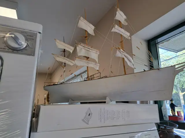 Wooden Model Ships and Boats in Hobbies & Crafts in City of Toronto - Image 3