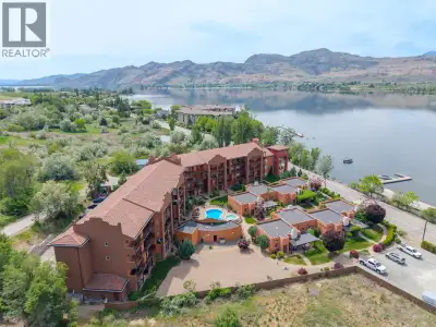 Waterfront Townhouse in Lakeshore Villas which is one of the most unique investment opportunities in...
