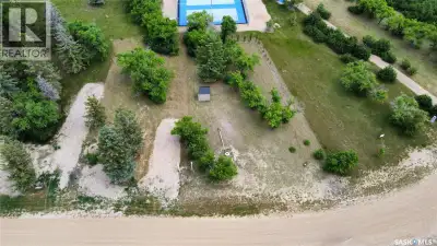 Welcome to Sandy Shores Resort on Lake Diefenbaker where lake life meets comfort and convenience! Th...