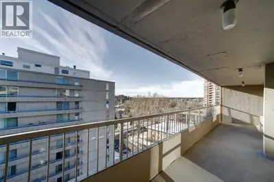 TOP FLOOR PENTHOUSE | 32ft Private Terrace | Concrete ConstructionNOW OFFERED AT $399,900 – UNBEATAB...