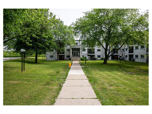 2 Bedroom Apartment for Rent - 500 Glenelm Crescent in Long Term Rentals in Kitchener / Waterloo - Image 18