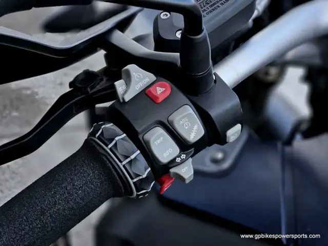 2016 BMW R1200GS Adventure Touring Ocean Blue Metallic Matt in Dirt Bikes & Motocross in Oshawa / Durham Region - Image 16
