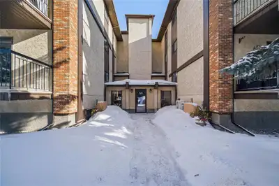 2E//Winnipeg/Offers as received. Open House, Saturday March 28, 12-2pm. Welcome to Brandtwood Estate...