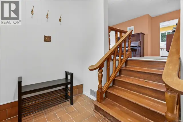 1516 Balsam Ave Comox, British Columbia in Houses for Sale in Comox / Courtenay / Cumberland - Image 6