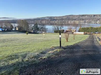 Très belle vue du lac William a saint Ferdinand et de son village. Que dire des levers et coucher de...