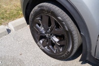 KEY FEATURE: KEYLESS ENTRY, PUSH BUTTON START, PREMIUM WHEELS, REARVIEW CAMERA WITH PARKING AIDS, BL... (image 8)