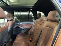 FEATURING : TWINPOWER TURBO, XDRIVE AWD, HEADS UP DISPLAY, PANORAMIC ROOF, DIGITAL GAUGE CLUSTER NAV... (image 8)