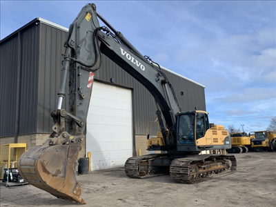 Hours: 13496 | Location: Stoney Creek, ON, CA | Arms: Medium Arm; Attachments: Coupler; Booms: Stand...