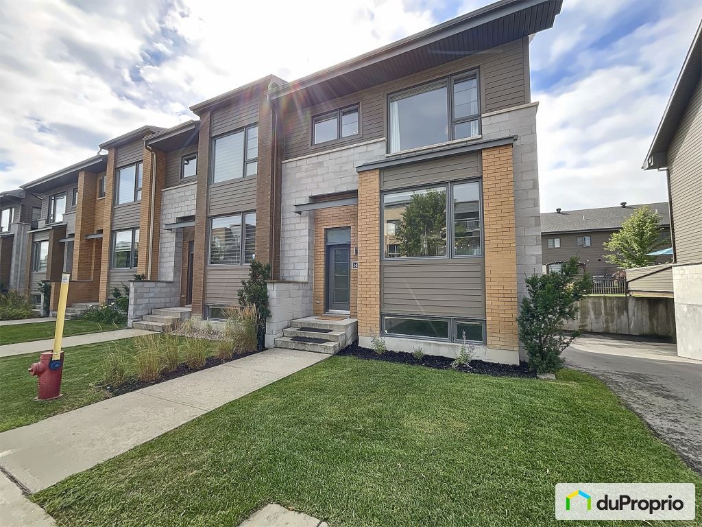 $689,000 - Townhouse for sale in Terrebonne (Lachenaie) — photo 1