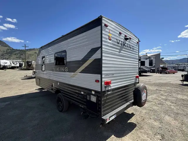 2022 ,Coachmen RV,Viking 17FQ in Travel Trailers & Campers in Kamloops - Image 3
