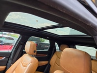 Cadillac * XT5 * Sièges en cuir * Véhicule Certifié Cadillac * Toit ouvrant * Caméra recul * Apple C... (image 5)