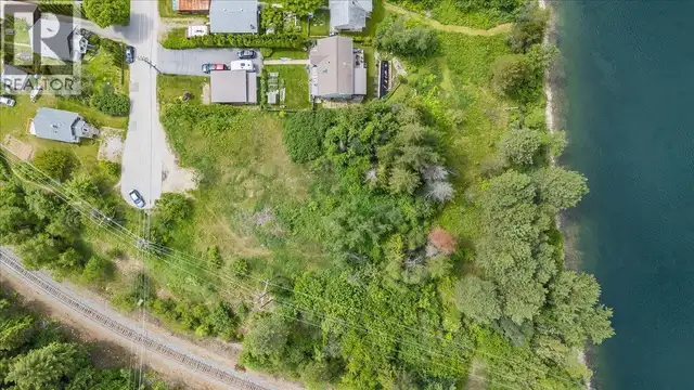 1101 1st Street Lot# Lot A Castlegar, British Columbia in Land for Sale in Nelson - Image 7