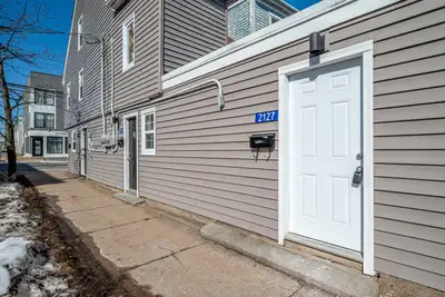 ARI Properties is proud to present this renovated bachelor apartment located on Nora Bernard Street...