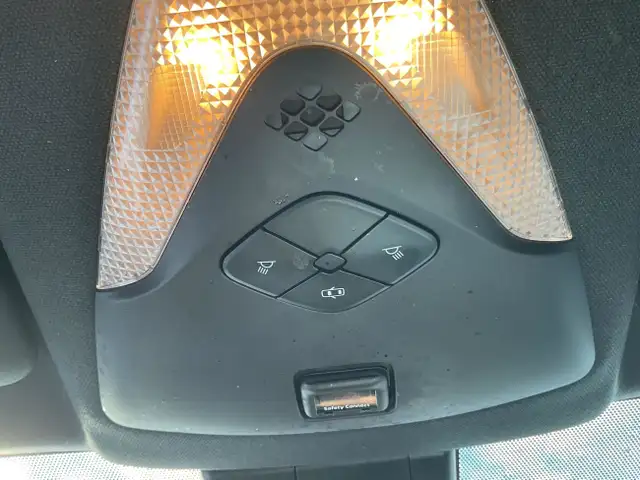 2019 Toyota C-HR in Cars & Trucks in Ottawa - Image 28