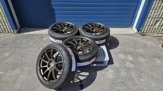 VW Golf R GTI Superspeed w/Summer tire Package 18 / 19" in Tires & Rims in Markham / York Region - Image 2