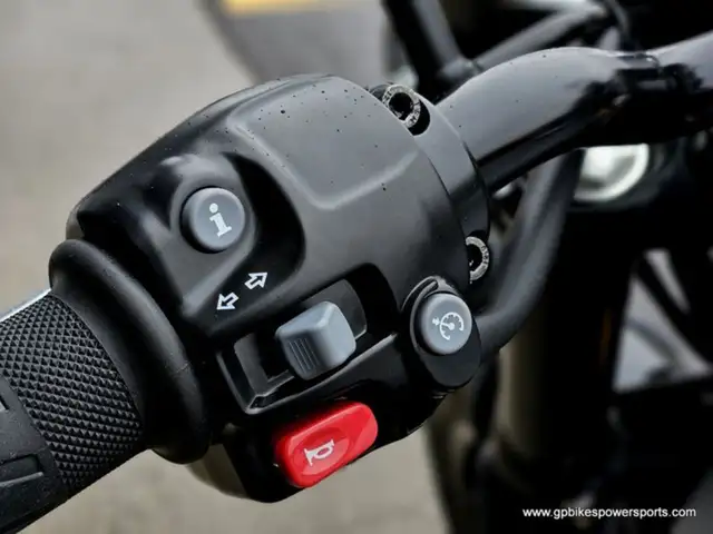 Triumph Bonneville T120 Black Graphite / Matte Graphite in Street, Cruisers & Choppers in Oshawa / Durham Region - Image 17