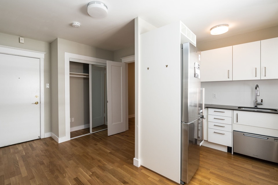 renovated bachelor - ID 63 3