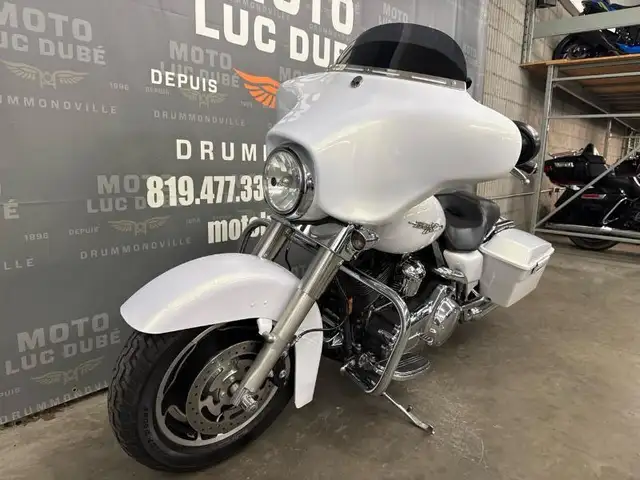 2008 Harley-Davidson FLHX Street Glide in Street, Cruisers & Choppers in Drummondville - Image 9
