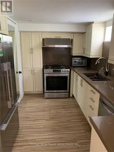 LOWER - 72 FINCH AVENUE E Toronto (Newtonbrook East), Ontario