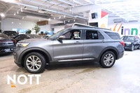Key Features: Power adjustable front seats, tri-zone automatic climate control, heated front seats,... (image 1)