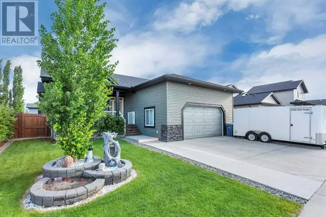 221 11A Avenue NE Sundre, Alberta62854410537219121