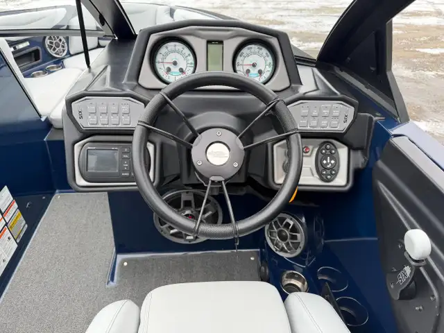 2020 Axis T23 in Powerboats & Motorboats in Saskatoon - Image 11
