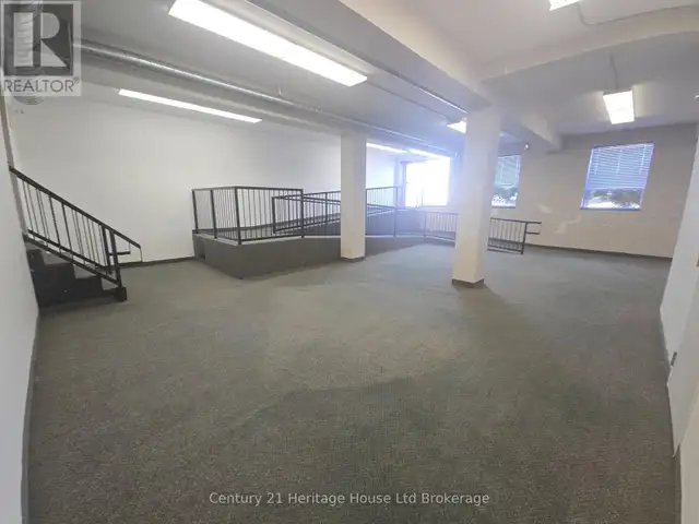 22 KENT STREET Woodstock (Woodstock - North), Ontario in Commercial & Office Space for Rent in Woodstock - Image 3