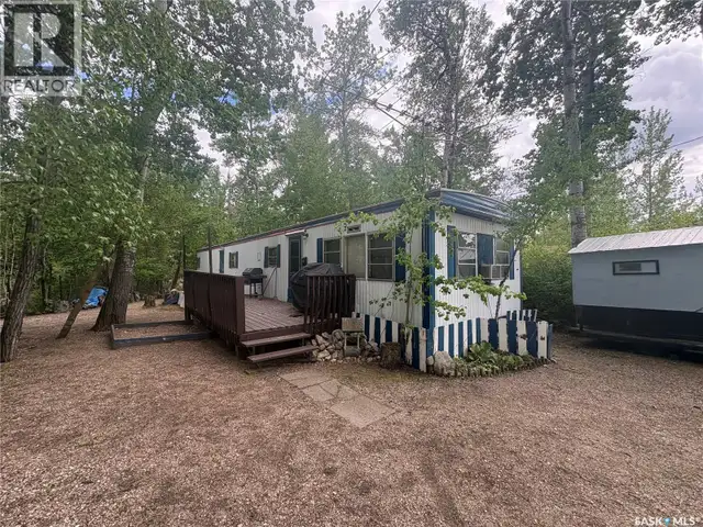 8 Hunter BAY Fishing Lake, Saskatchewan in Houses for Sale in Saskatoon - Image 5