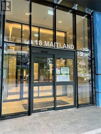 Fully Furnished Studio, Located In Heart Of Downtown. Steps To Subway Station, Universities, Hospita...