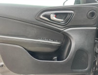 Zoomer Auto 2016 Chrysler 200 LX With One Owner, No accident, Low KM has blue tooth, power window, p... (image 7)