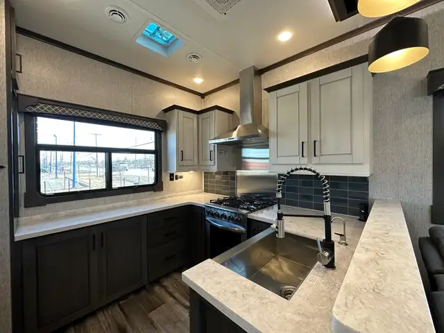 2023 Crossroads RV Redwood 4001 LK Fifth wheels 2023 CrossRoads  in Travel Trailers & Campers in Lanaudière - Image 15