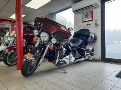 2011 Harley-Davidson Electra Glide Ultra Classic – Pre-Owned This 2011 Harley-Davidson Electra Glide...