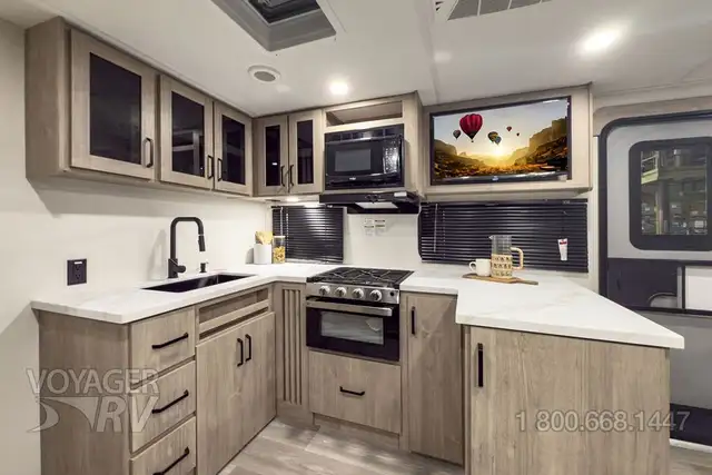 2026 Grand Design Imagine XLS 25RLE in Travel Trailers & Campers in Kelowna - Image 7