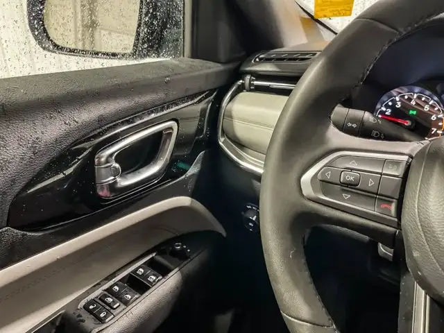 2024 Jeep Compass Limited | Heated Leather Seats in Cars & Trucks in Saskatoon - Image 19