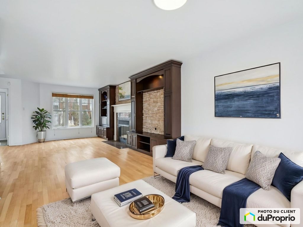 $920,000 - 2 Storey for sale in Longueuil (St-Hubert) — photo 2