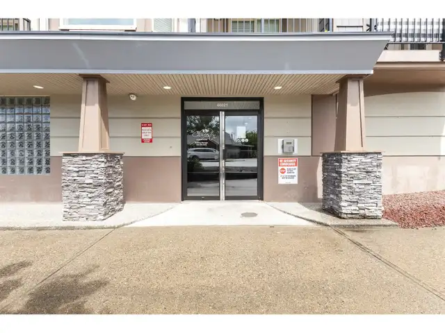 304 46021 SECOND AVENUE, Chilliwack Downtown Chilliwack, British62864381466371123