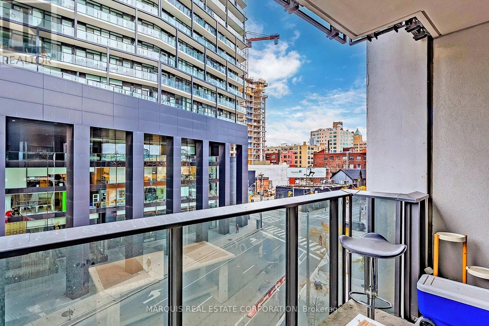 505 SECOND BR ONLY - 330 RICHMOND STREET W Toronto (Waterfront C 5