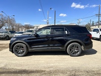 3.0L V-6 EcoBoost engine for powerful performance - 4x4 drive ensures all-weather capability - Panor... (image 3)