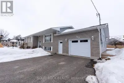 Situated steps to all the amenities of Sturgeon Falls, this fantastic family home is waiting for you...