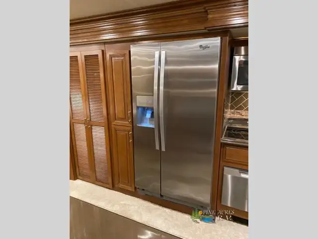 2015 Fleetwood RV Providence 42M only 027,446 Miles in RVs & Motorhomes in Moncton - Image 18