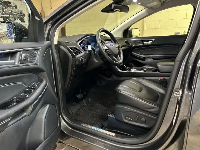 2020 Ford Edge Titanium408909490369996807