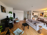 Grand 4 1/2 de 1200 pc dans le quartier Limoilou. Logement de style condo à aires ouvertes situé au... (image 1)